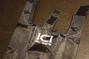ジムのシューズ入れにするかな ジムのシューズ入れにしてます。