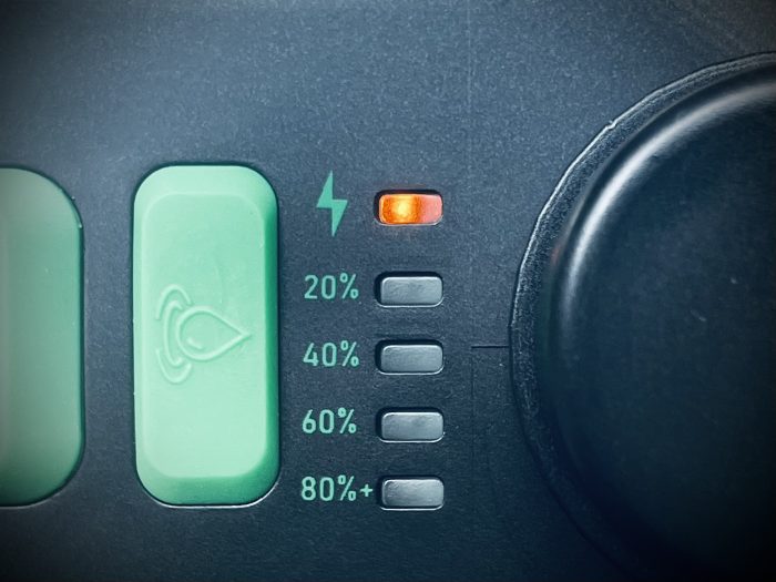 Greeshow GS-2811 ソーラーパネル・手回し充電 電動浄水器